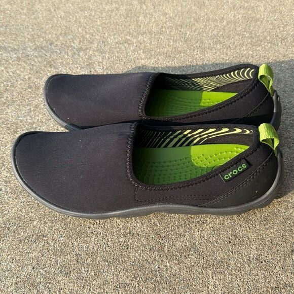 Women’s Croc Slip Ons. Black sz 7 - Picture 1 of 5